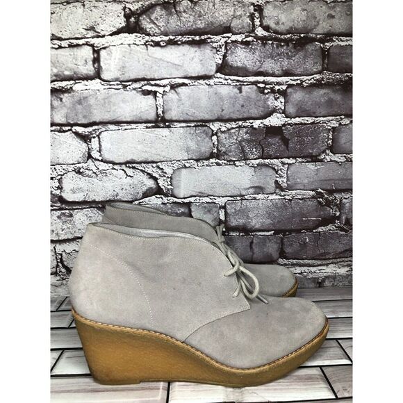 Cole Haan Halley Gray Suede Lace Up Crepe Wedge Booties Women’s Sz 8.5B US/39EU - Picture 1 of 16